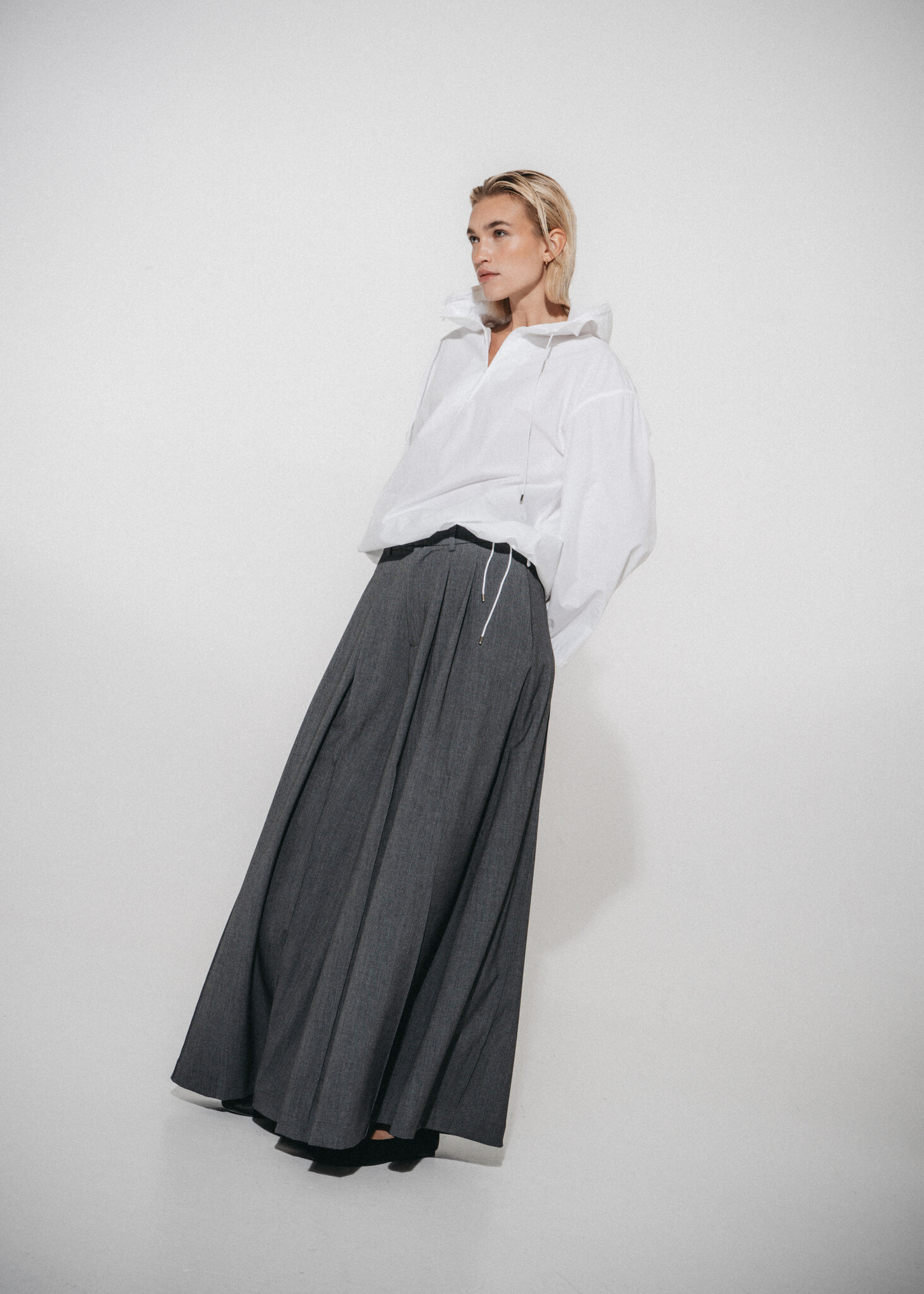 Coco Pleated Viscose Pants - Grey