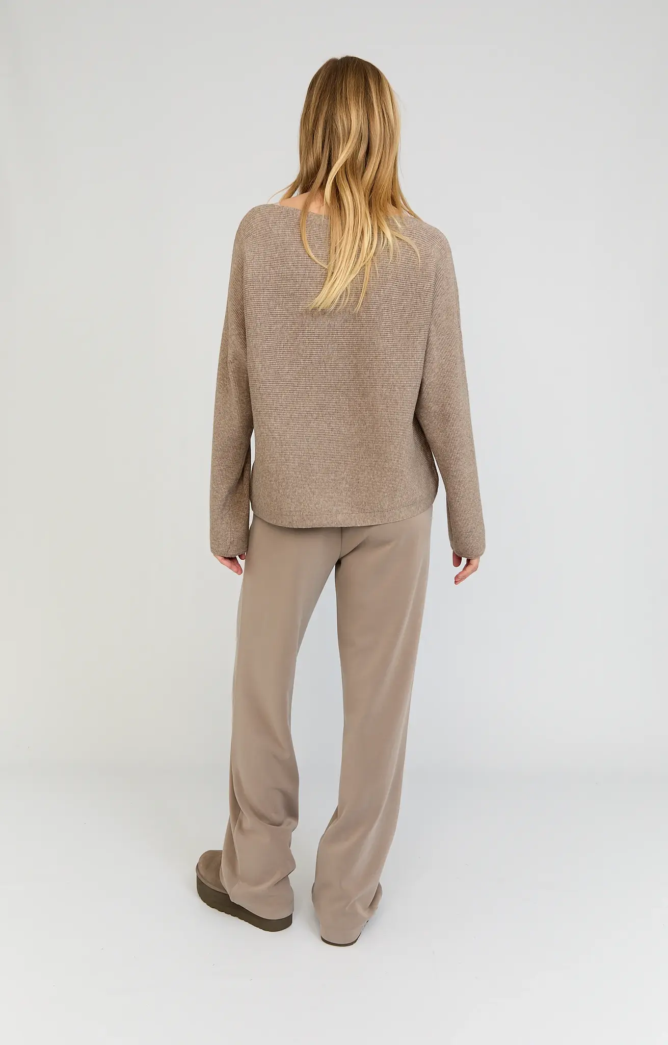Leya Pullover - Taupe Solid