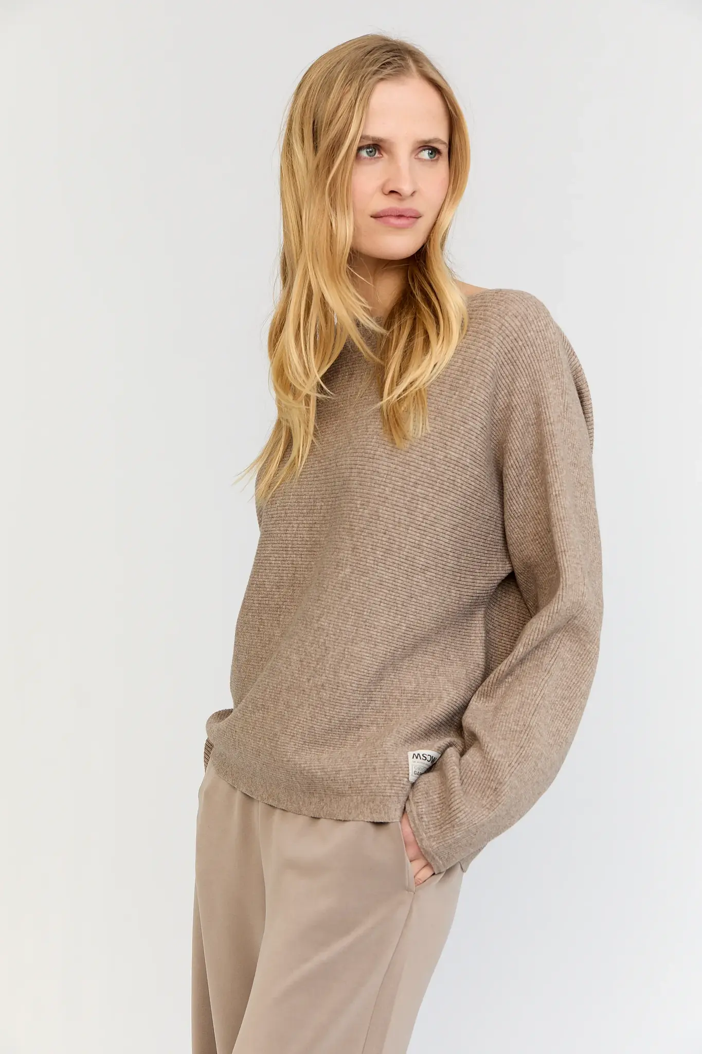 Leya Pullover - Taupe Solid