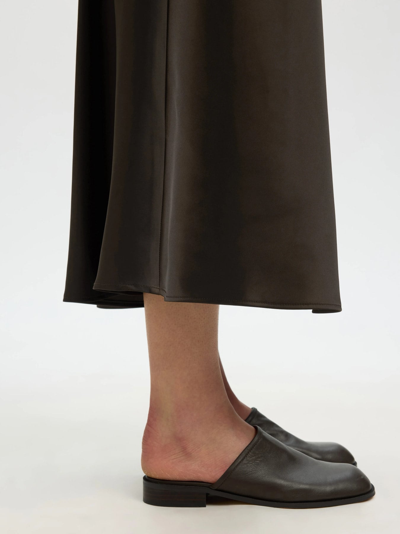 Lena HW Midi Skirt - Delicioso