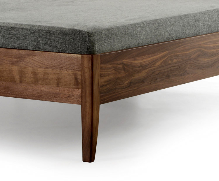 COBURGER WERKSTÄTTEN 1894 Massivholzbett PRO-CASTILIO