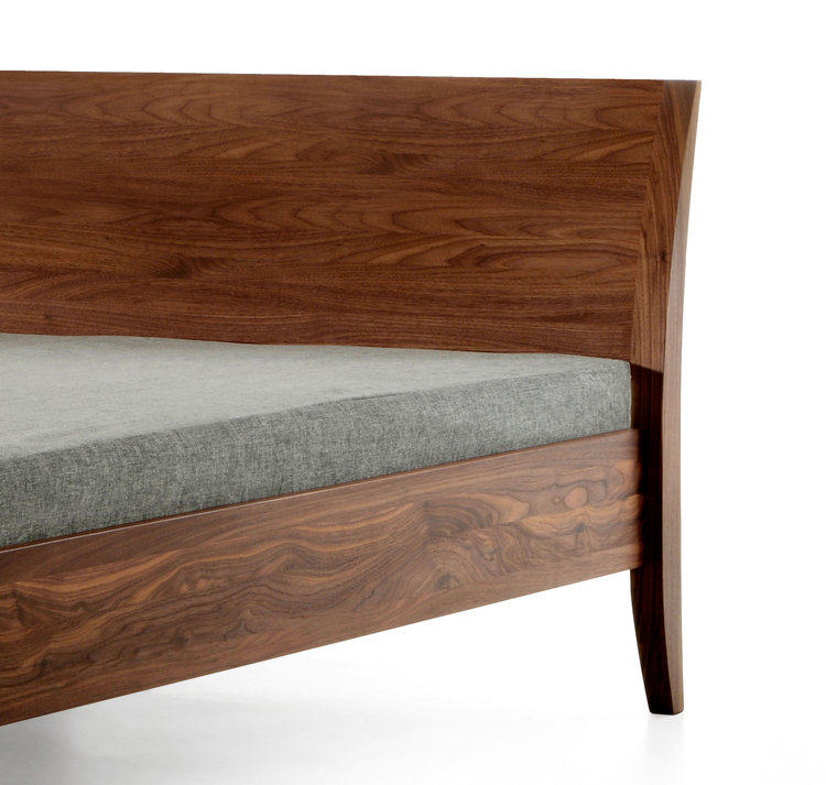 COBURGER WERKSTÄTTEN 1894 Massivholzbett PRO-CLASSICO mit erhöhtem Fußteil