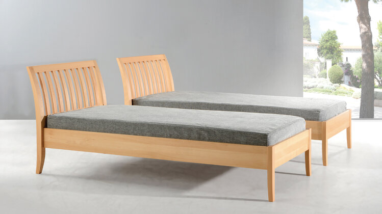 COBURGER WERKSTÄTTEN 1894 Massivholzbett LAGUNA