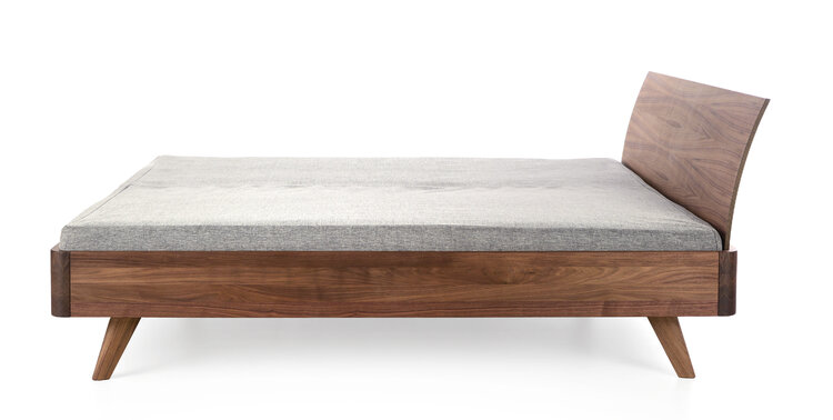COBURGER WERKSTÄTTEN 1894 Massivholzbett CREO_F mit Formholz-Rückenlehne