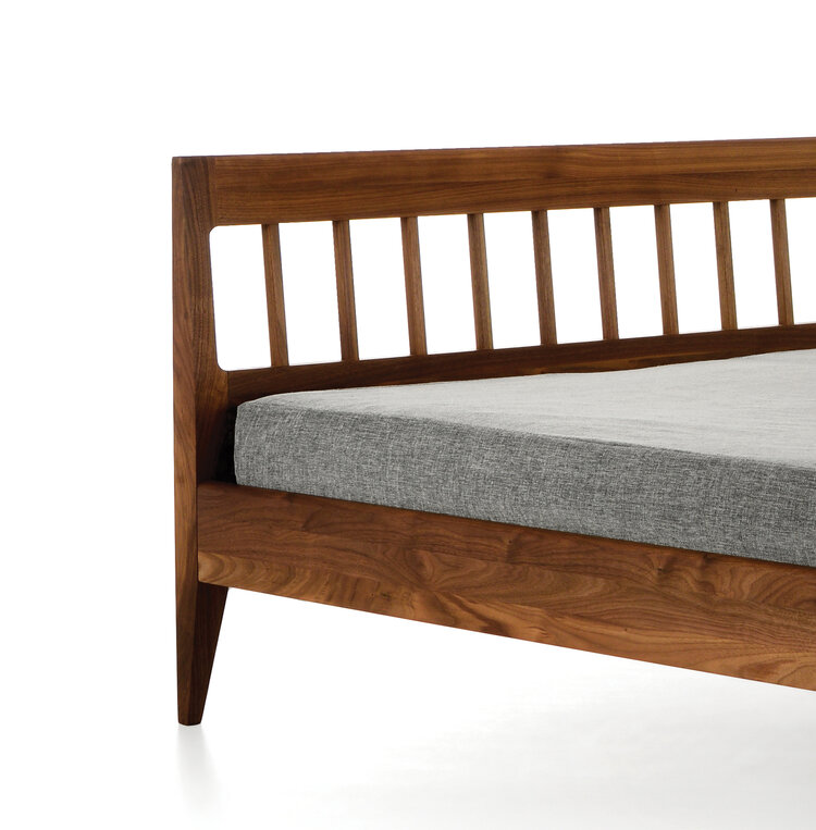 TRAUMWERK Massivholzbett SECANTO