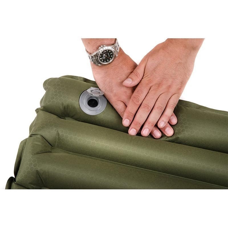 Matelas gonflable au pied