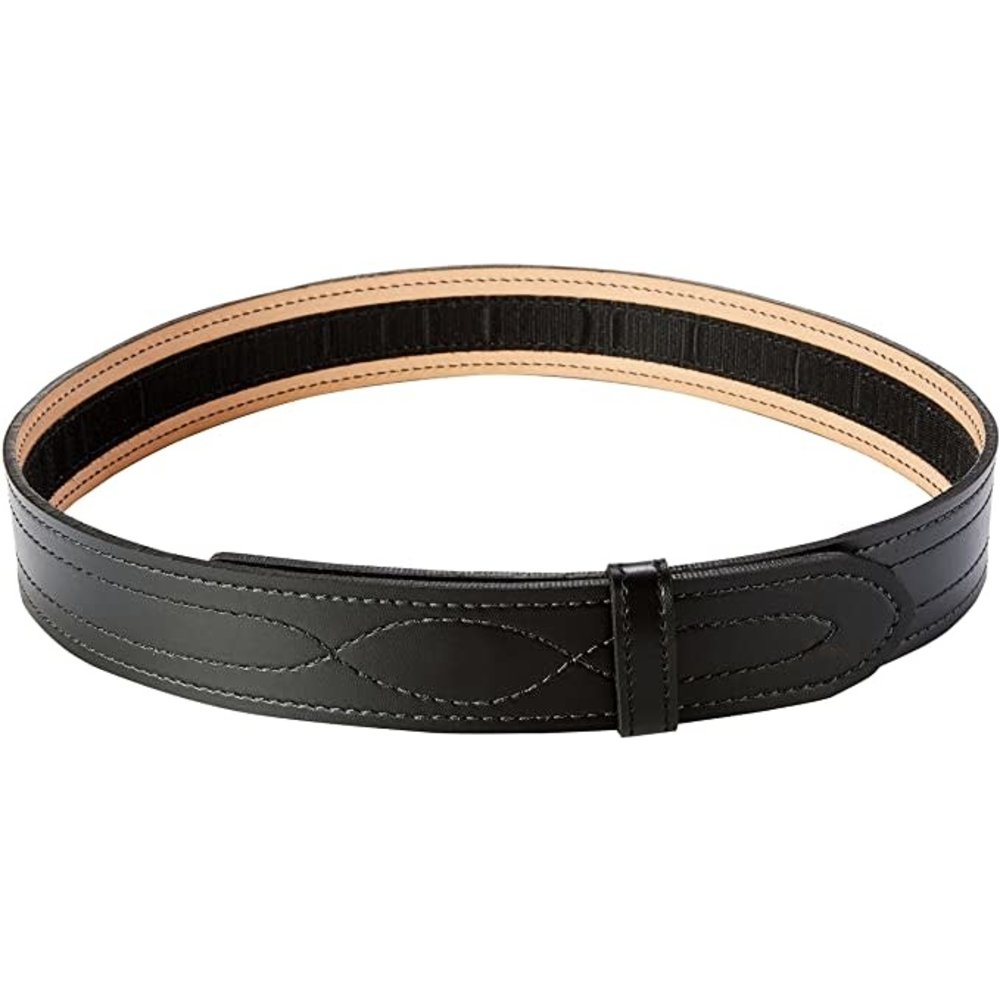 Buckleless duty belt outlet