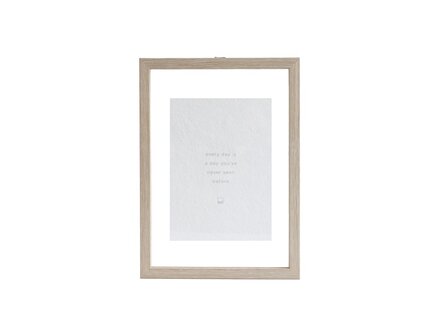 Leeff Fotokader A4  " every day is a day you've never seen before " Leeff Fotokader A4  " every day is a day you've never seen before "