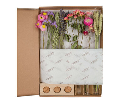 Wildflowers by Floriëtte Geschenkdoos - Gedroogde Bloemen met Vaasjes - Roze Wildflowers by Floriëtte Geschenkdoos - Gedroogde Bloemen met Vaasjes - Roze