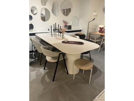 woondesign Toonzaalmodel Tafel Yoko 240 x 100