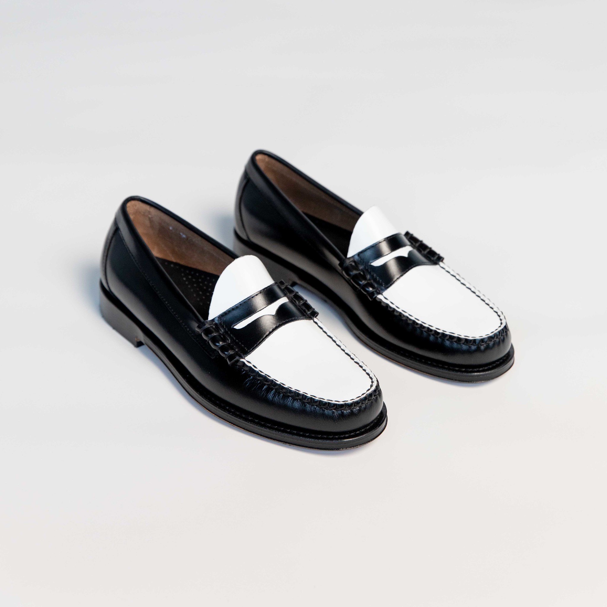 G.H. BASS LOAFER LARSON - BLACK & WHITE