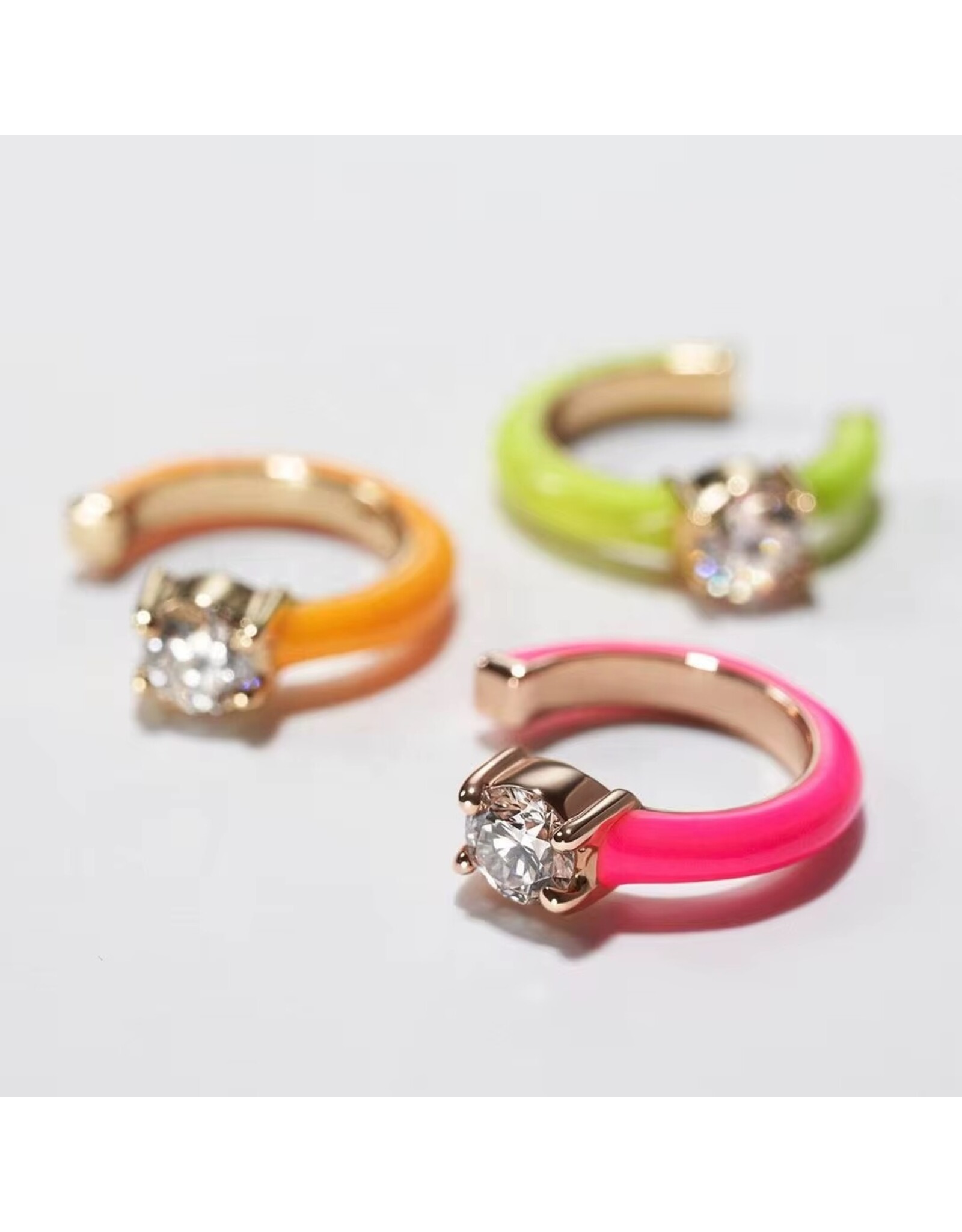 Neon zirkonia oormanchet