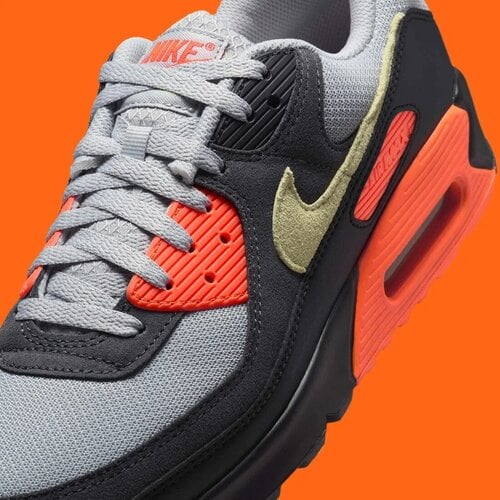 Nike Nike Air Max 90 (Light Smoke Grey/Hyper Crimson/Black) Nike Nike Air Max 90 (Light Smoke Grey/Hyper Crimson/Black)