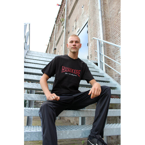 100% Hardcore 100% Hardcore Reliëfdruk T-shirt 'Essential' (Black/Red) 100% Hardcore 100% Hardcore Reliëfdruk T-shirt 'Essential' (Black/Red)