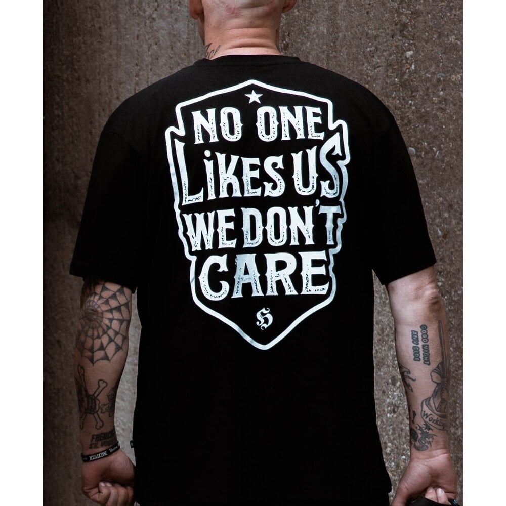 Hooligan Streetwear Hooligan Streetwear T-shirt 'No One Likes Us' Hooligan Streetwear Hooligan Streetwear T-shirt 'No One Likes Us'