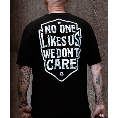 Hooligan Streetwear Hooligan Streetwear T-shirt 'No One Likes Us' Hooligan Streetwear Hooligan Streetwear T-shirt 'No One Likes Us'