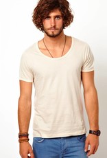 T-shirt with bound neck