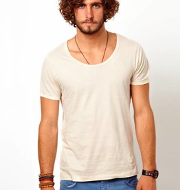 T-shirt with bound neck