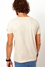 T-shirt with bound neck