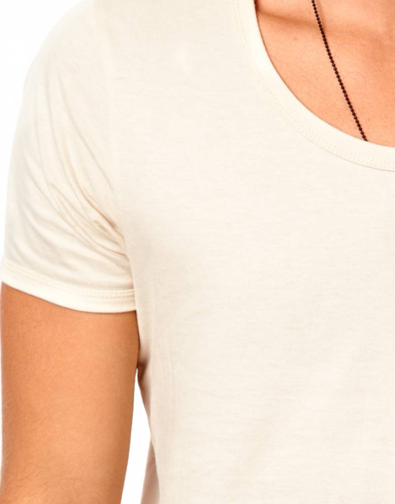 T-shirt with bound neck