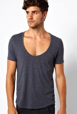 T-shirt with deep collar