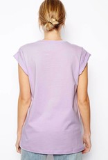 Top met opgerolde mouwen