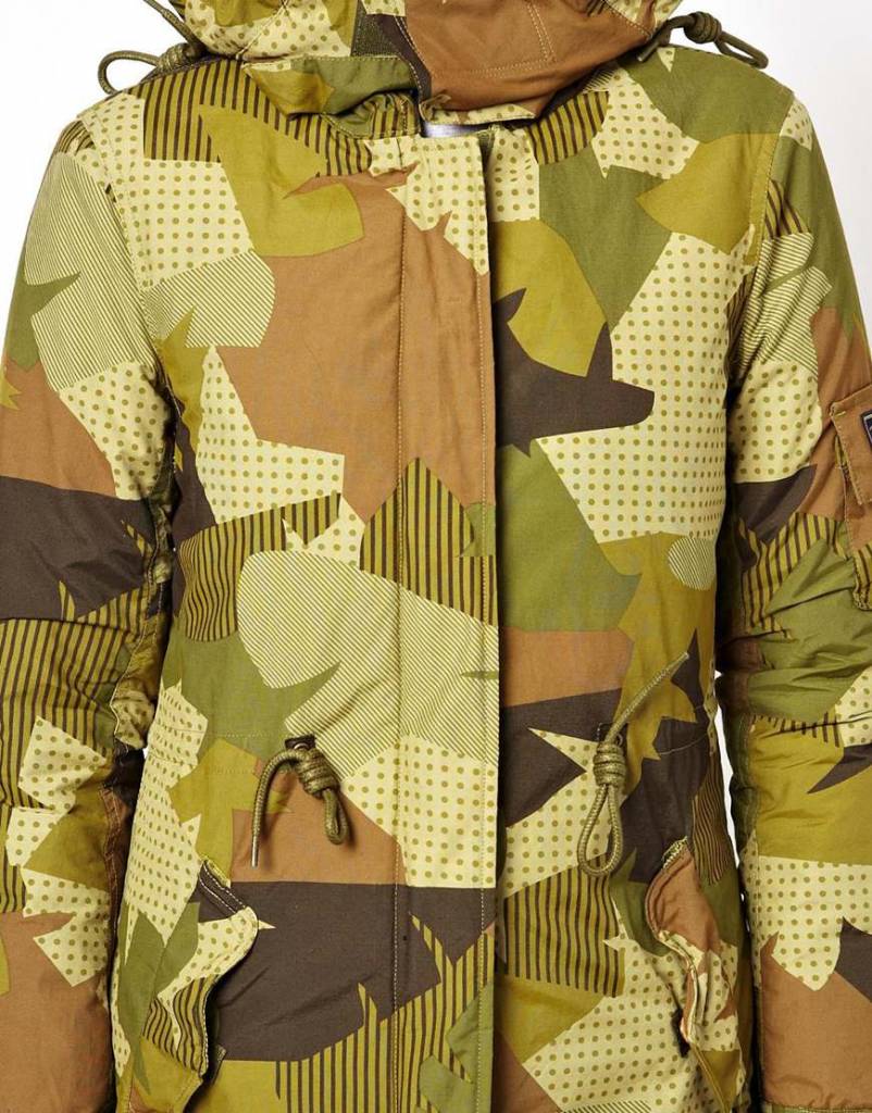 Parka met camouflage print