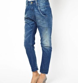 Boyfriend jeans