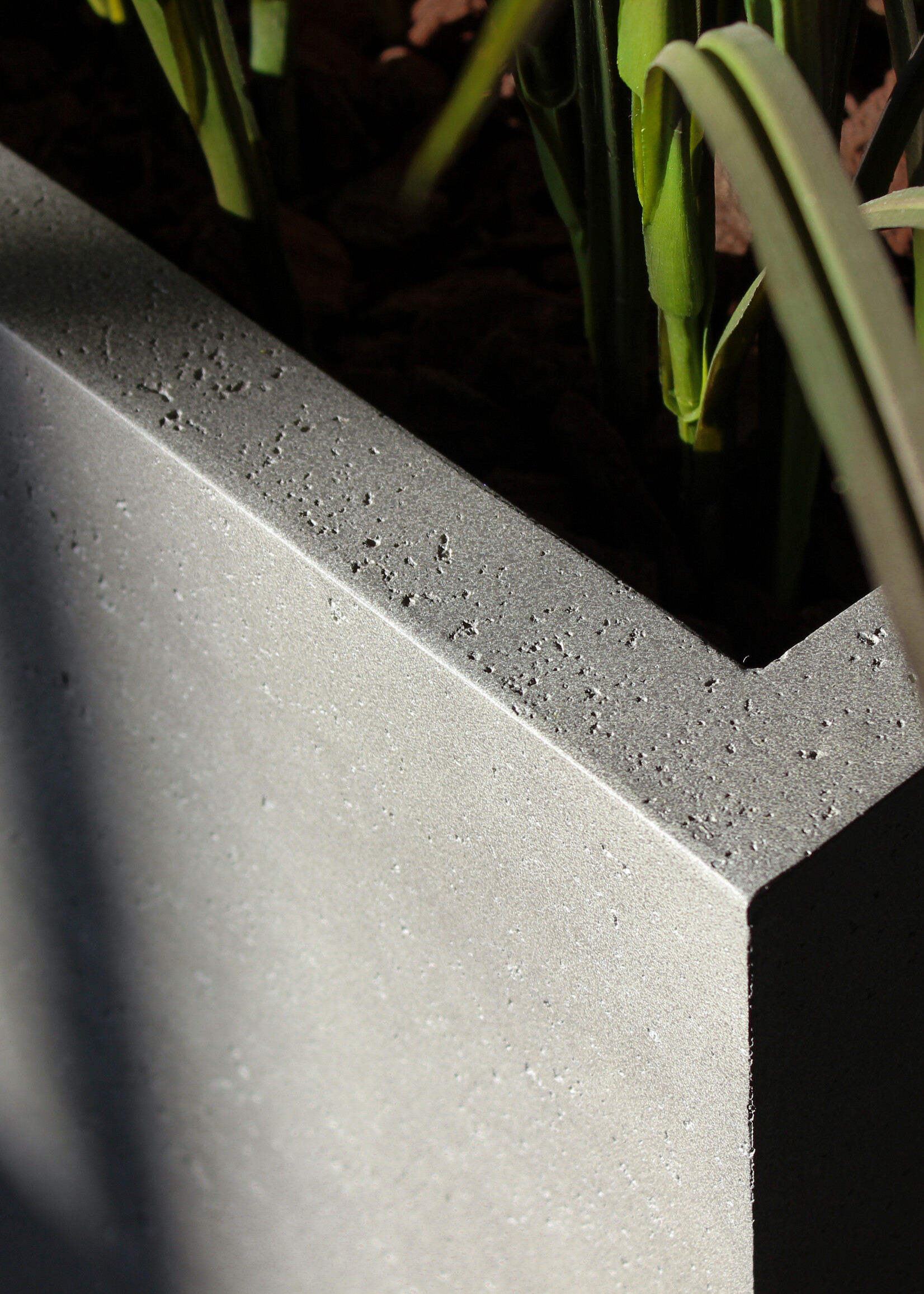 Luca Lifestyle - Grigio Pflanzkübel ''Grigio High Cube'' Grau Eckig Hoch Fiberglas