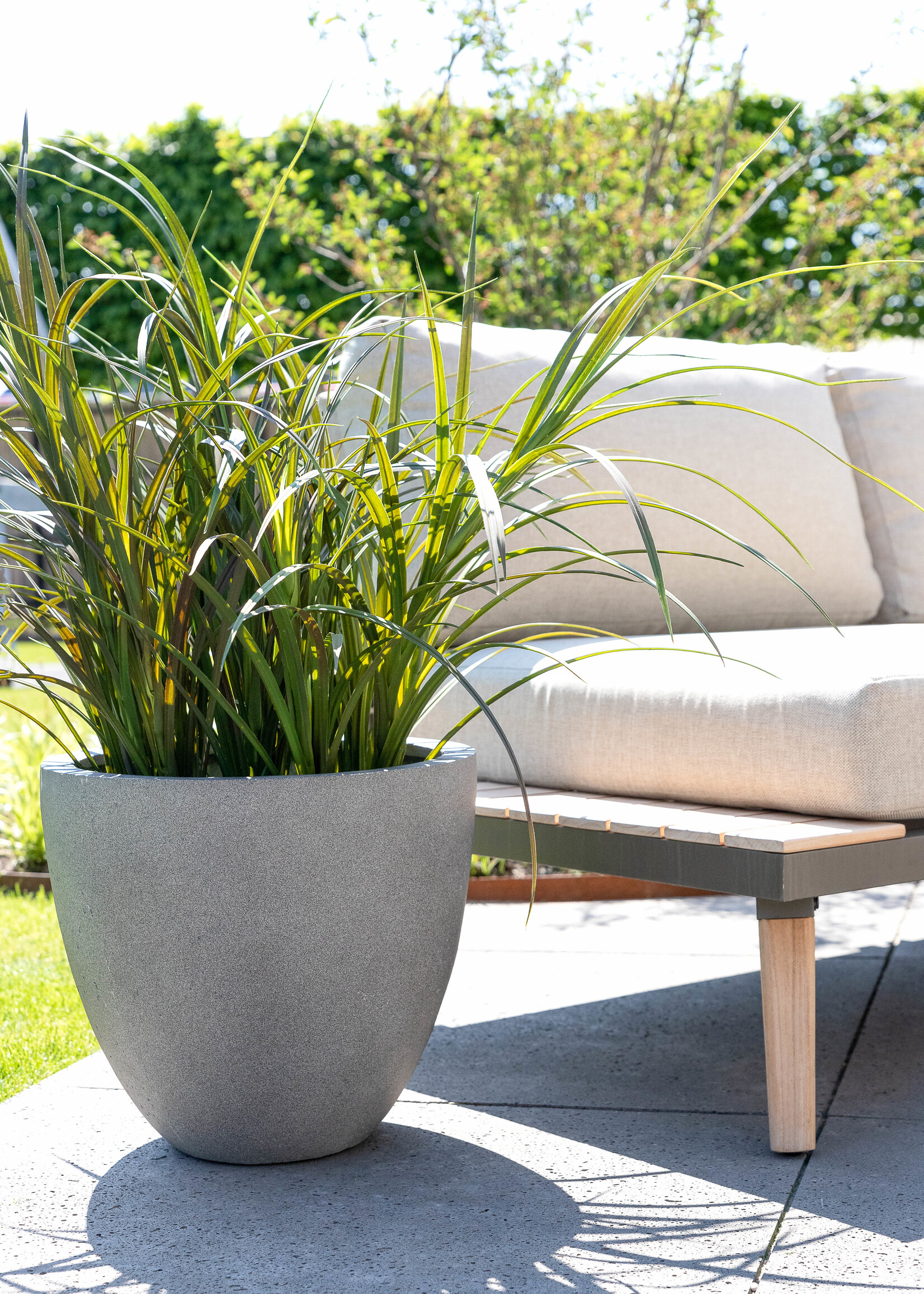 Luca Lifestyle - Grigio Pflanzkübel ''Grigio Egg Pot'' Grau Rund Fiberglas