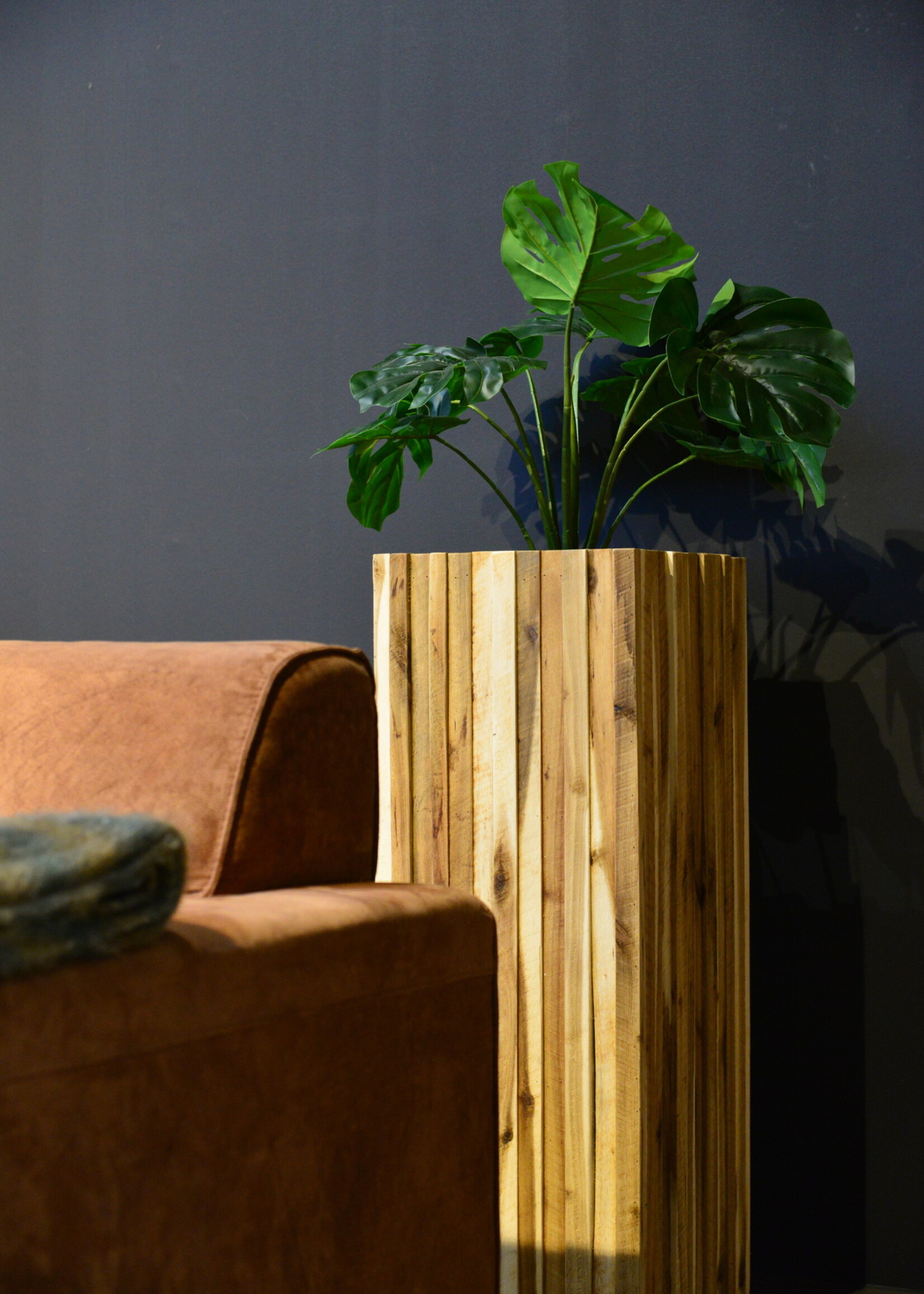 Luca Lifestyle - Marrone Pflanzkübel "Marrone Verticale High Cube" Quadratisch Holz