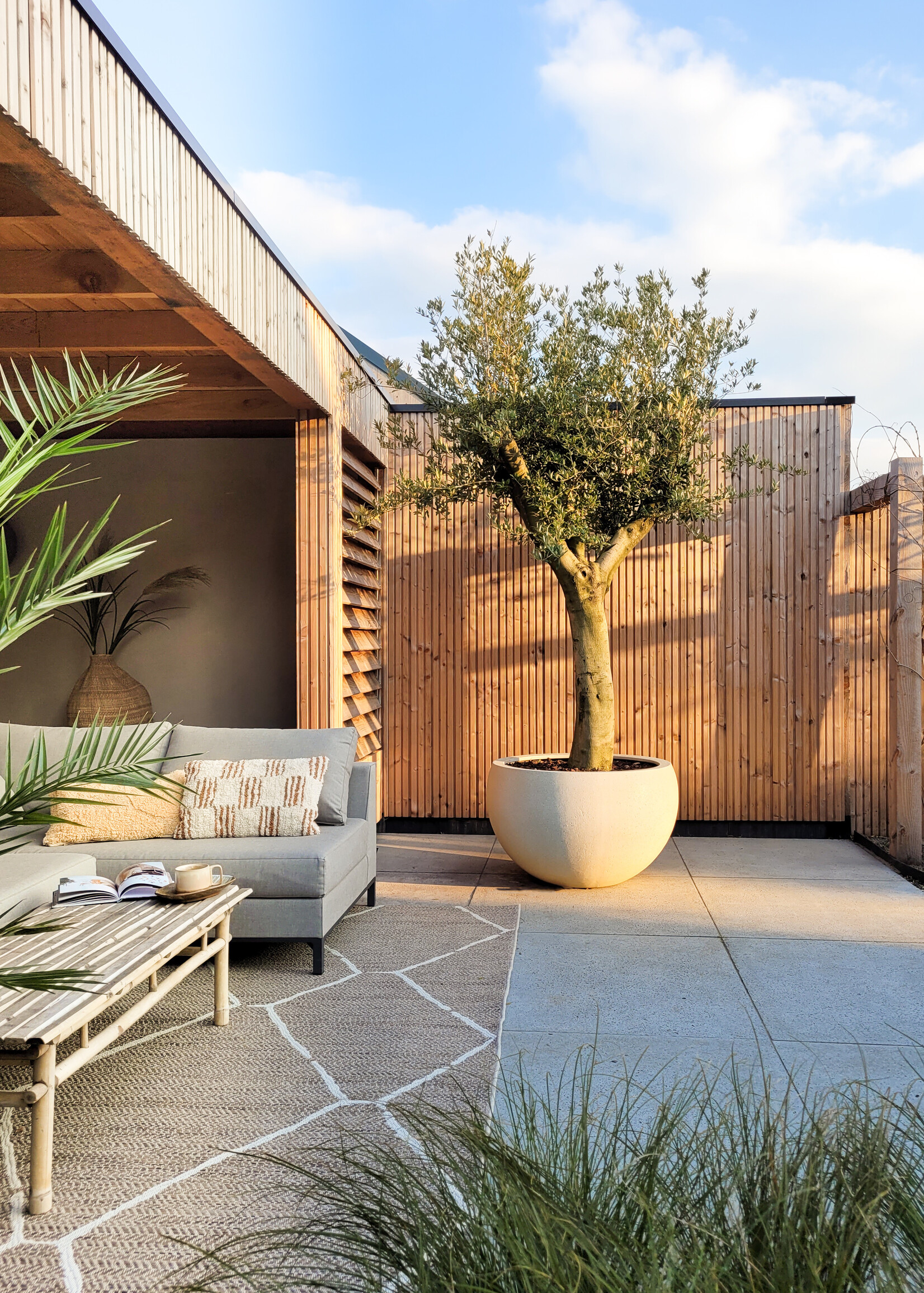 Luca Lifestyle - Grigio Pflanzkübel ''Grigio Elena'' Creme Weiß Rund Fiberglas