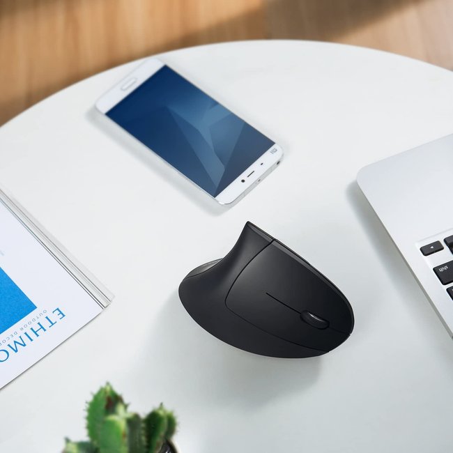 Anker 2.4G Wireless Vertical Mouse