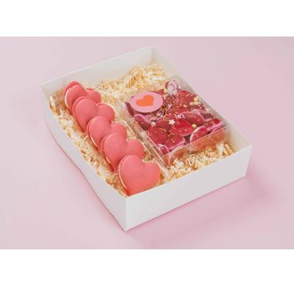 Cadeaupakket | Hartjes macarons roze & hartjes snoep