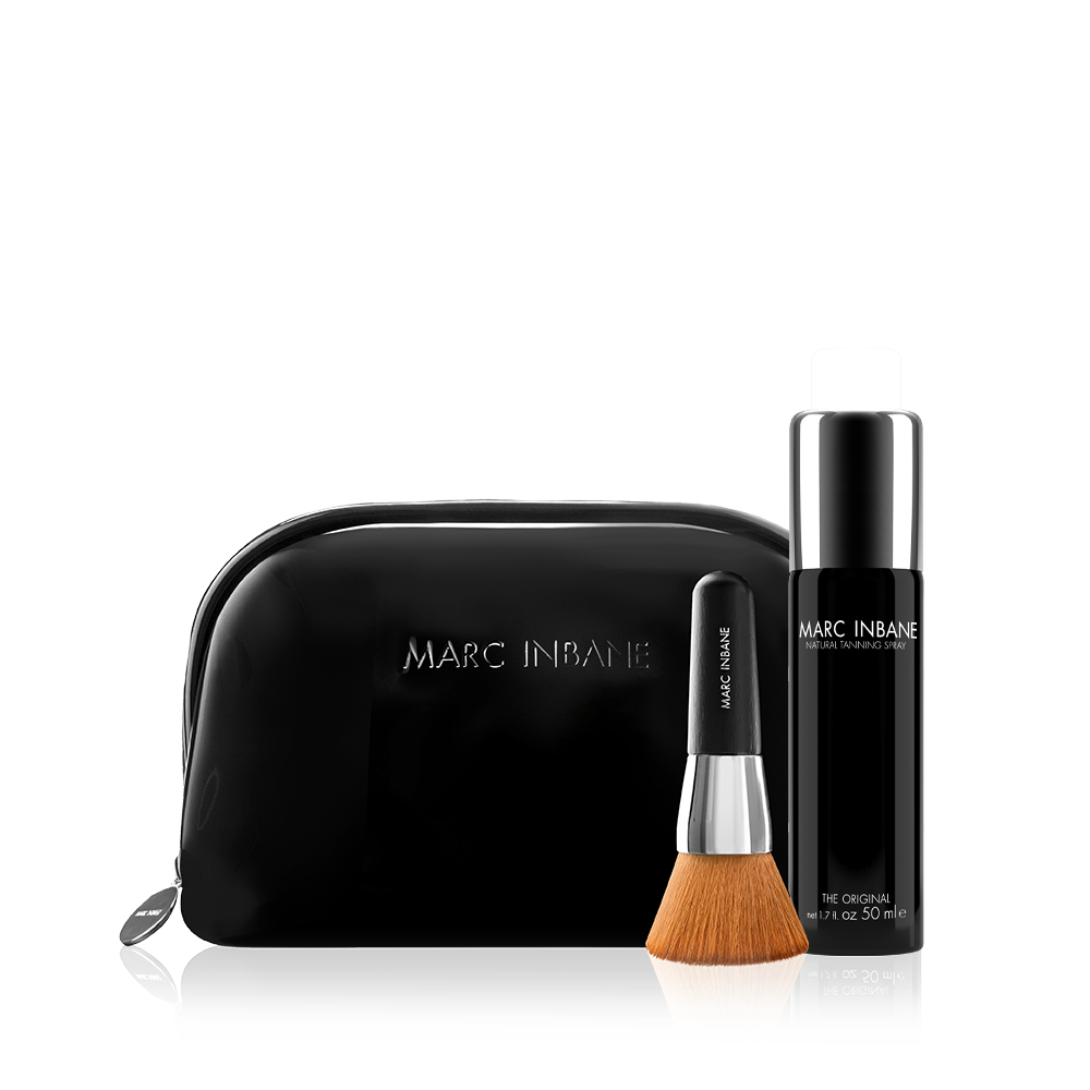 Marc Inbane Travel Set: Natural Tanning Spray, Kabuki Brush en Clutch.