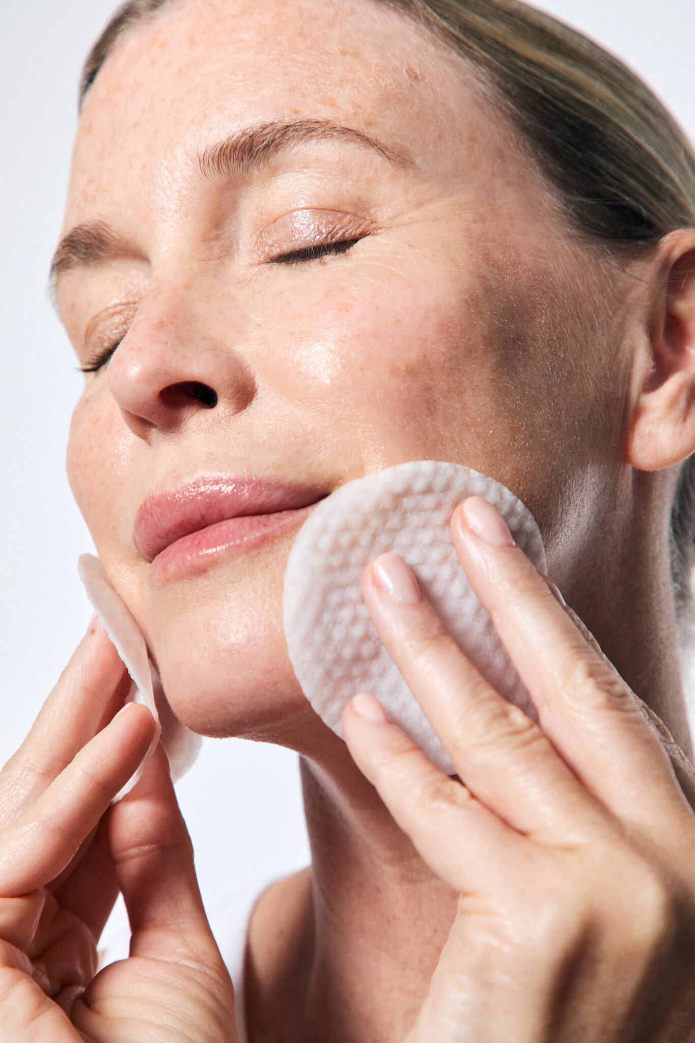 The Cleansing Expert | Daily Exfoliating Pads