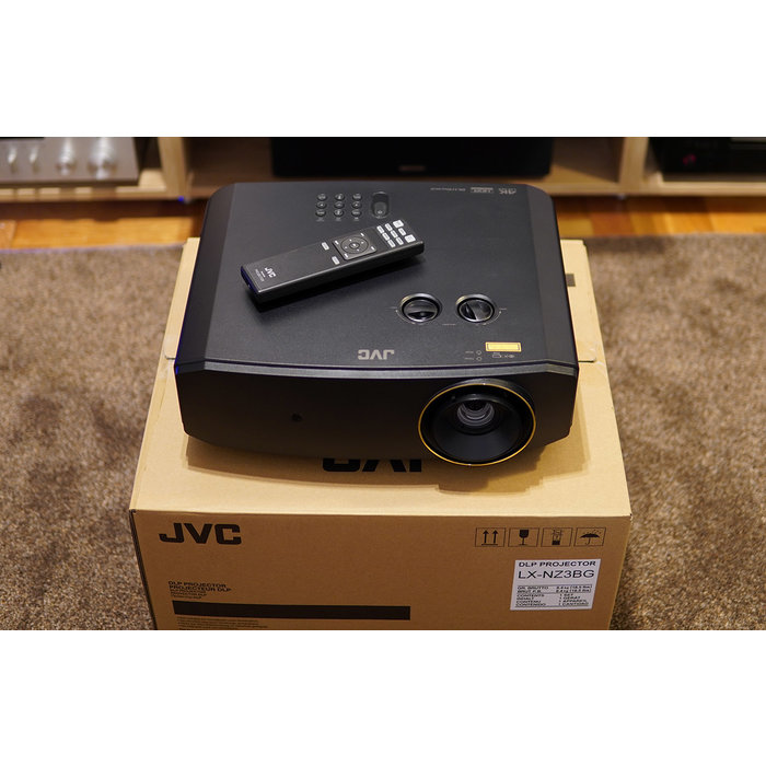 JVC JVC LX-NZ30 4K Laser Gaming Beamer Wit