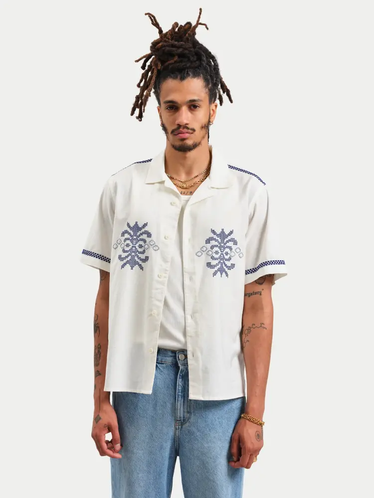 Wax London Didcot Shirt Crest Motif Ecru Blue