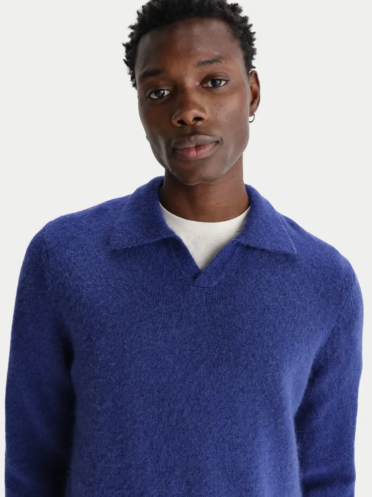 Wax London Carter Open Collar Polo Fluffy Blye