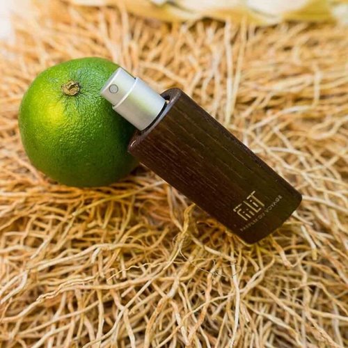 Fiilit Parfum | Tumbao Cuba - WoodenCase (Spray 11ml) met Sample