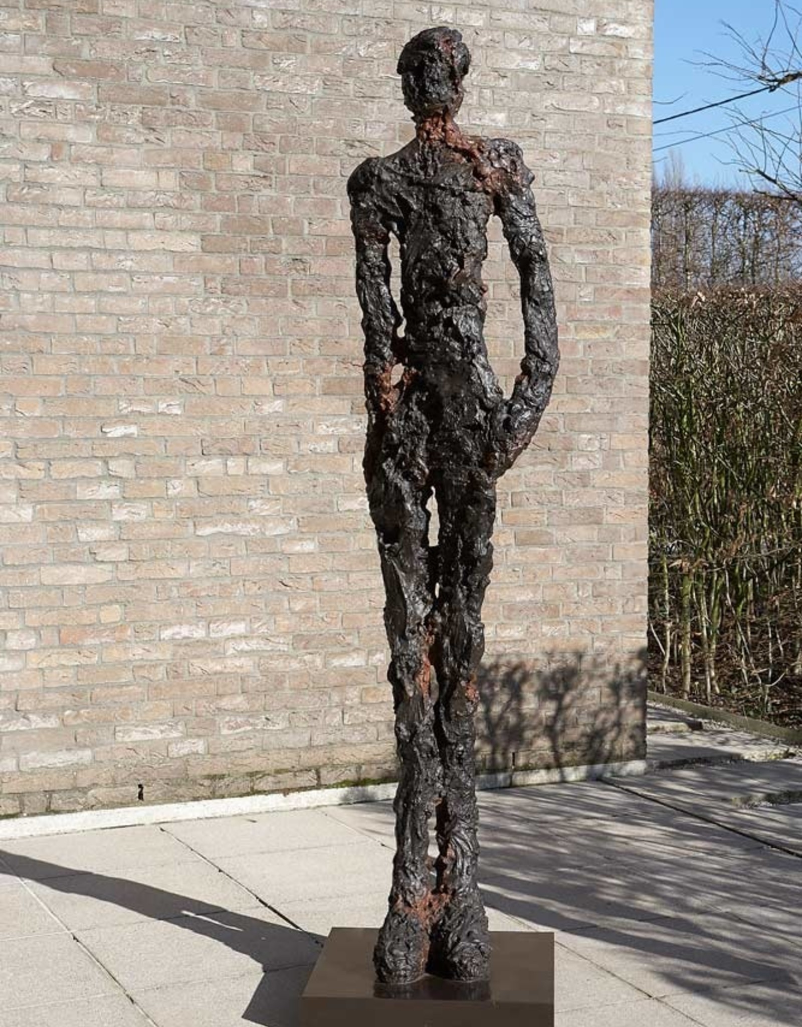 ANN VRIELINCK THINK - BRONZEN BEELD