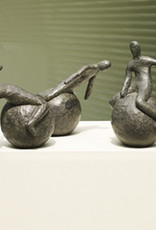 MIEKE DEWEERDT BALANCE BACKWARD - BRONZEN BEELD