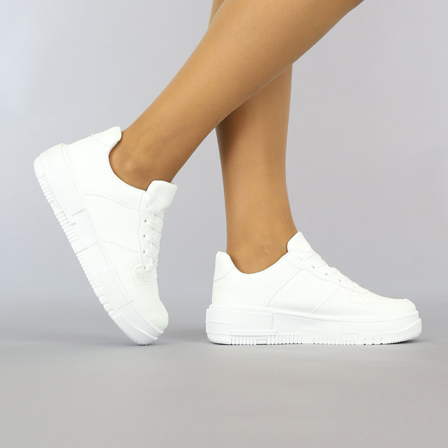 BF2023 Weiße Basic Sneakers in Lederoptik mit Plateausohle