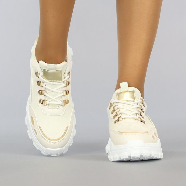 Ecru Sneakers mit goldenen Details