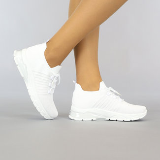 Weiße Slip-On-Sneakers mit Gummizug und Streifen