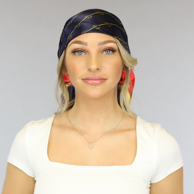 BF2023 Großes Satinbandana mit blauem Kettenaufdruck