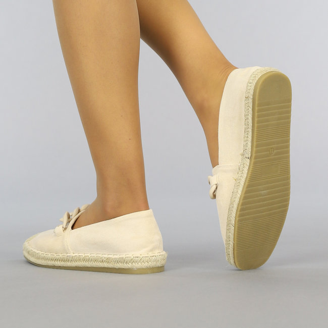 Ecru Slip-On Espadrilles mit Kette