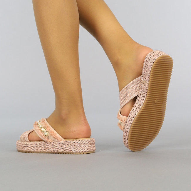 Hellrosa geflochtene Boho-Slipper