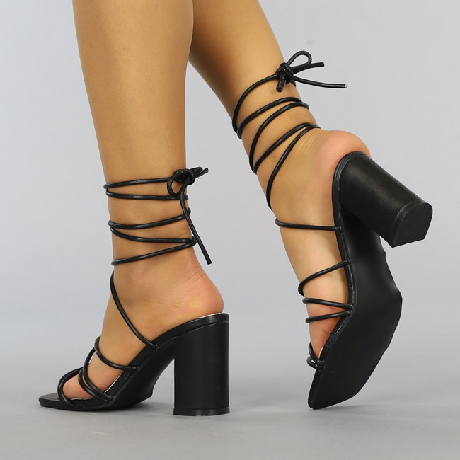 Schwarze Wickel-Sandalen mit Blockabsatz