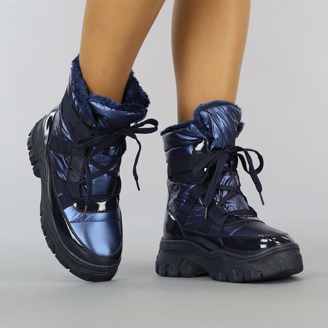 Blaue Lack-Schneestiefel mit rauer Sohle